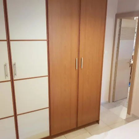 Charming 4-bed House In * Pyrgetós