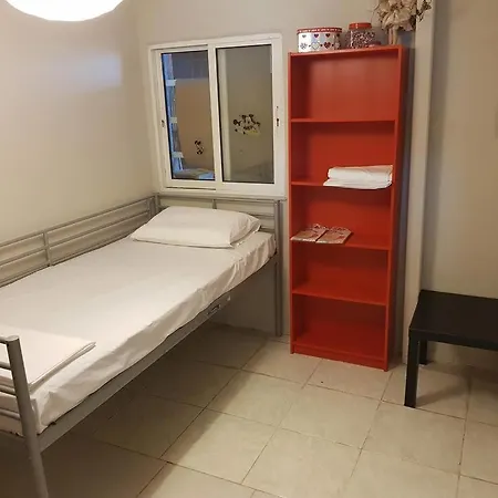 Charming 4-bed House In Pyrgetós